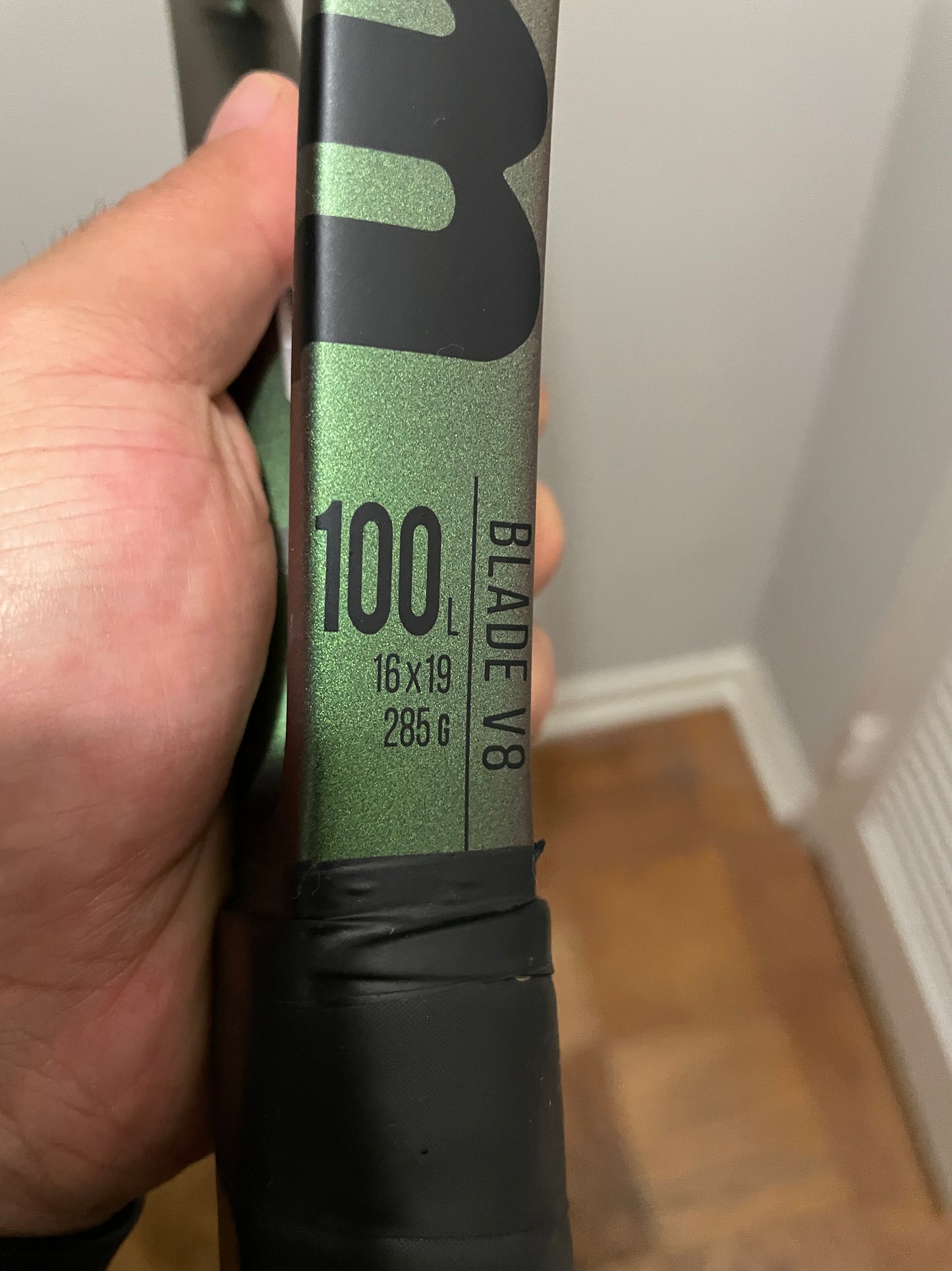 Wilson Blade V8 100 L 16x19 Tennis Racquet 4 1/4 285G