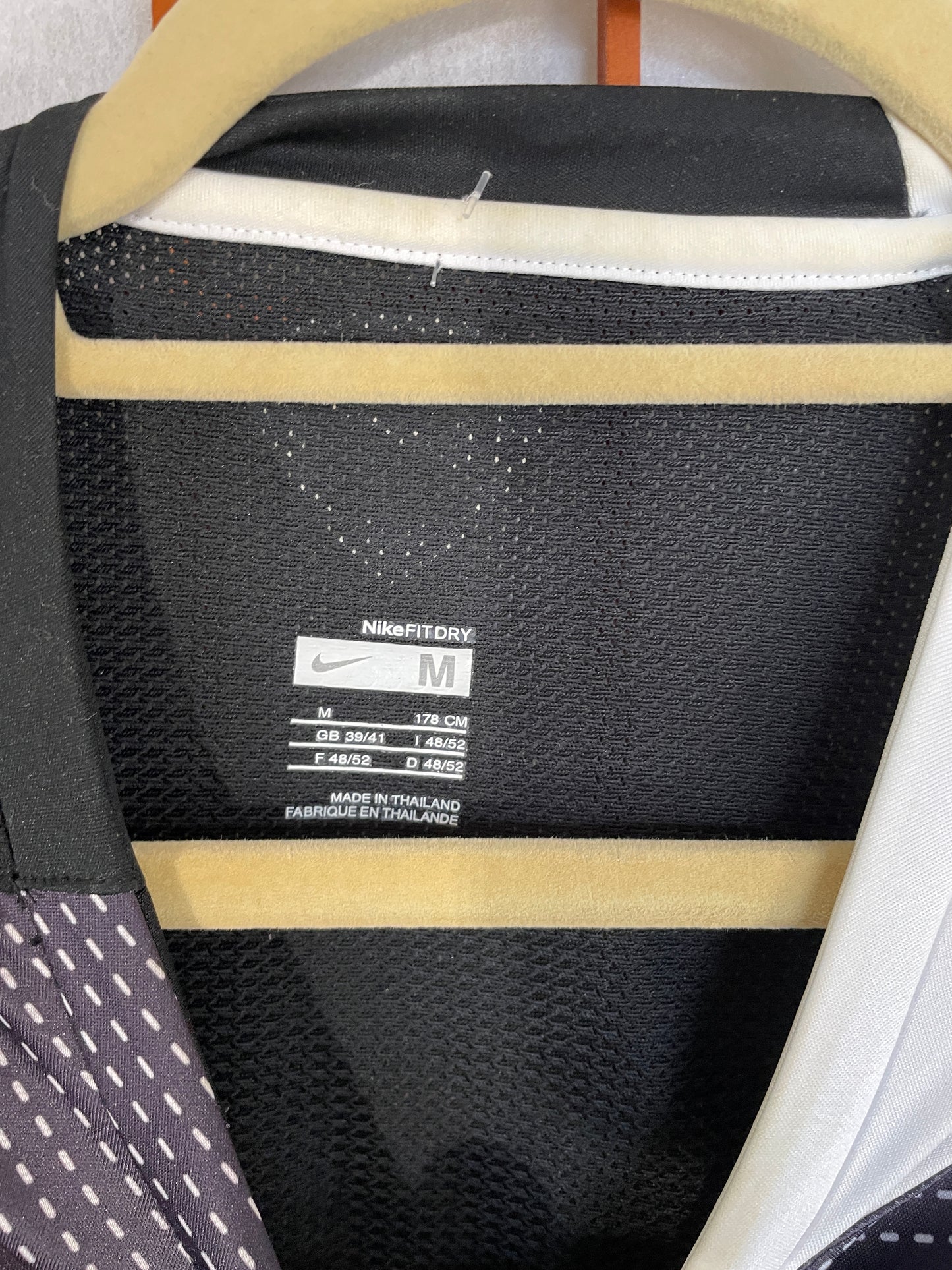 MANCHESTER UNITED 2008 09 JERSEY NIKE 258870-010 Medium AIG Training Shirt