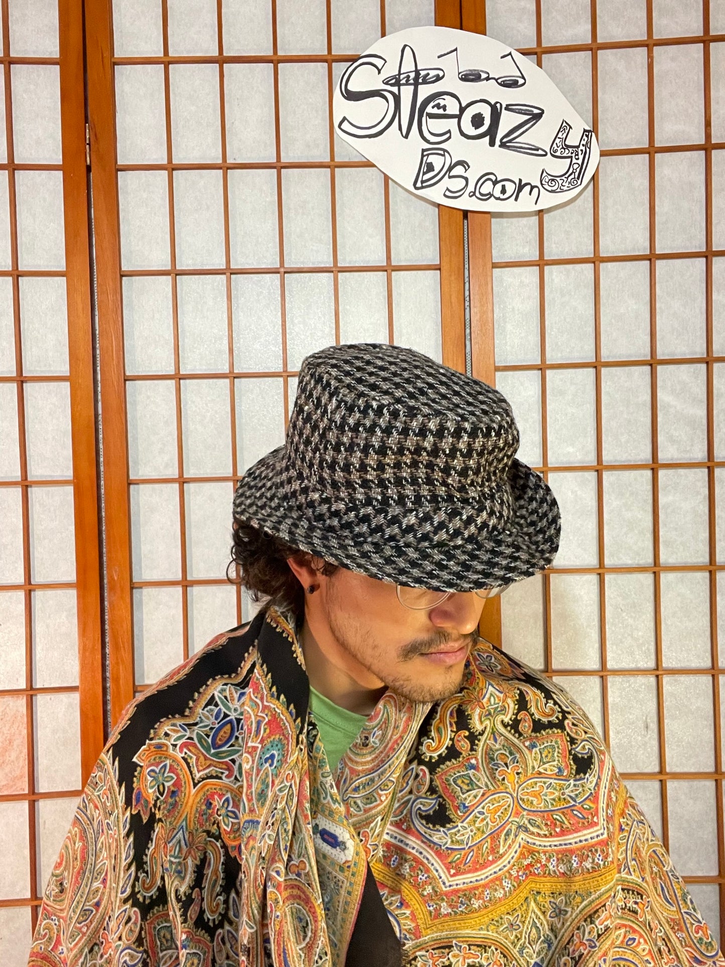 Black Hound Walking Hat