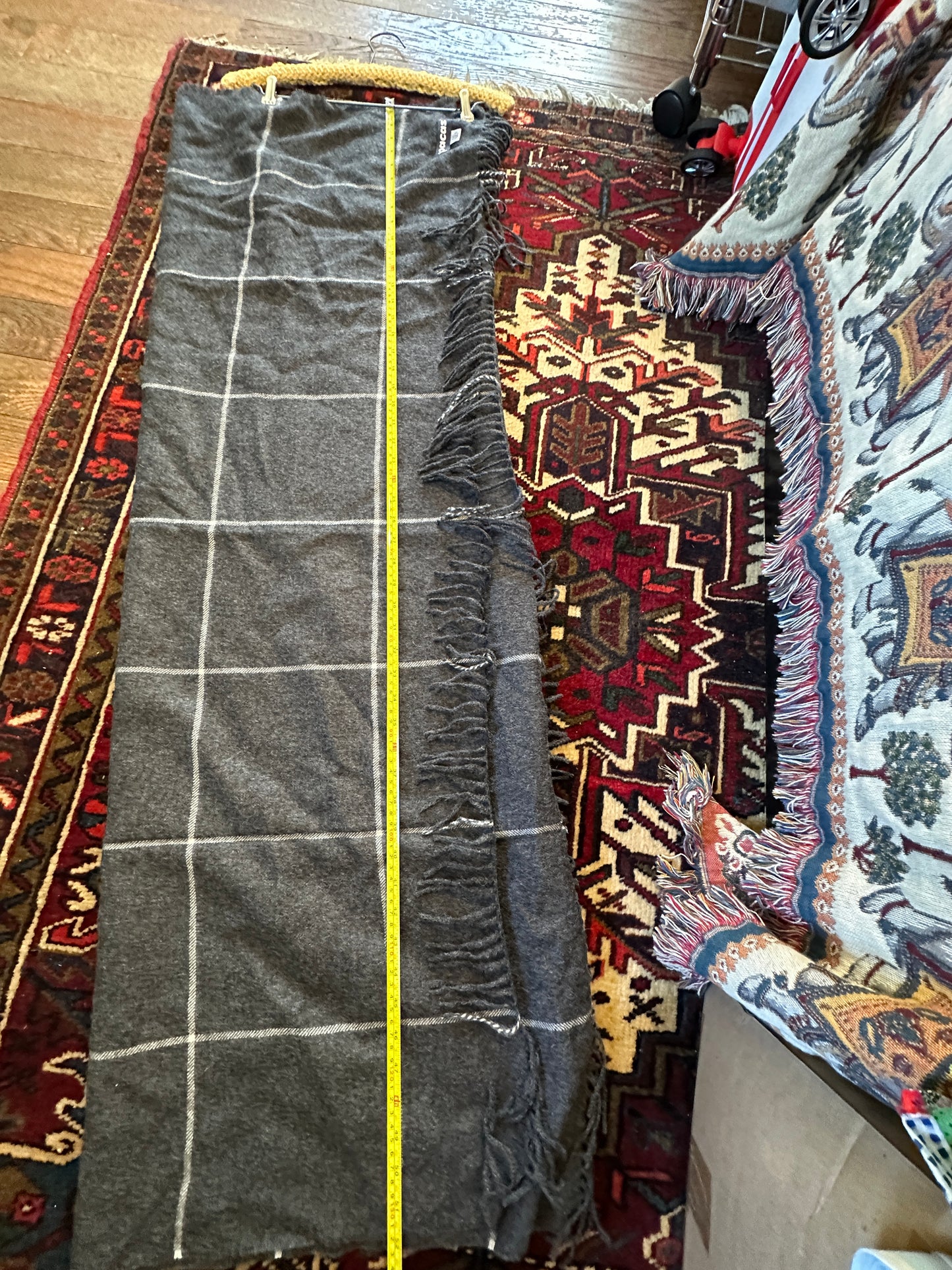 PACA Bundle Baby Alpaca Wool Throw Blanket and Gloves Gray PAcas Peru Window pane 52x66"