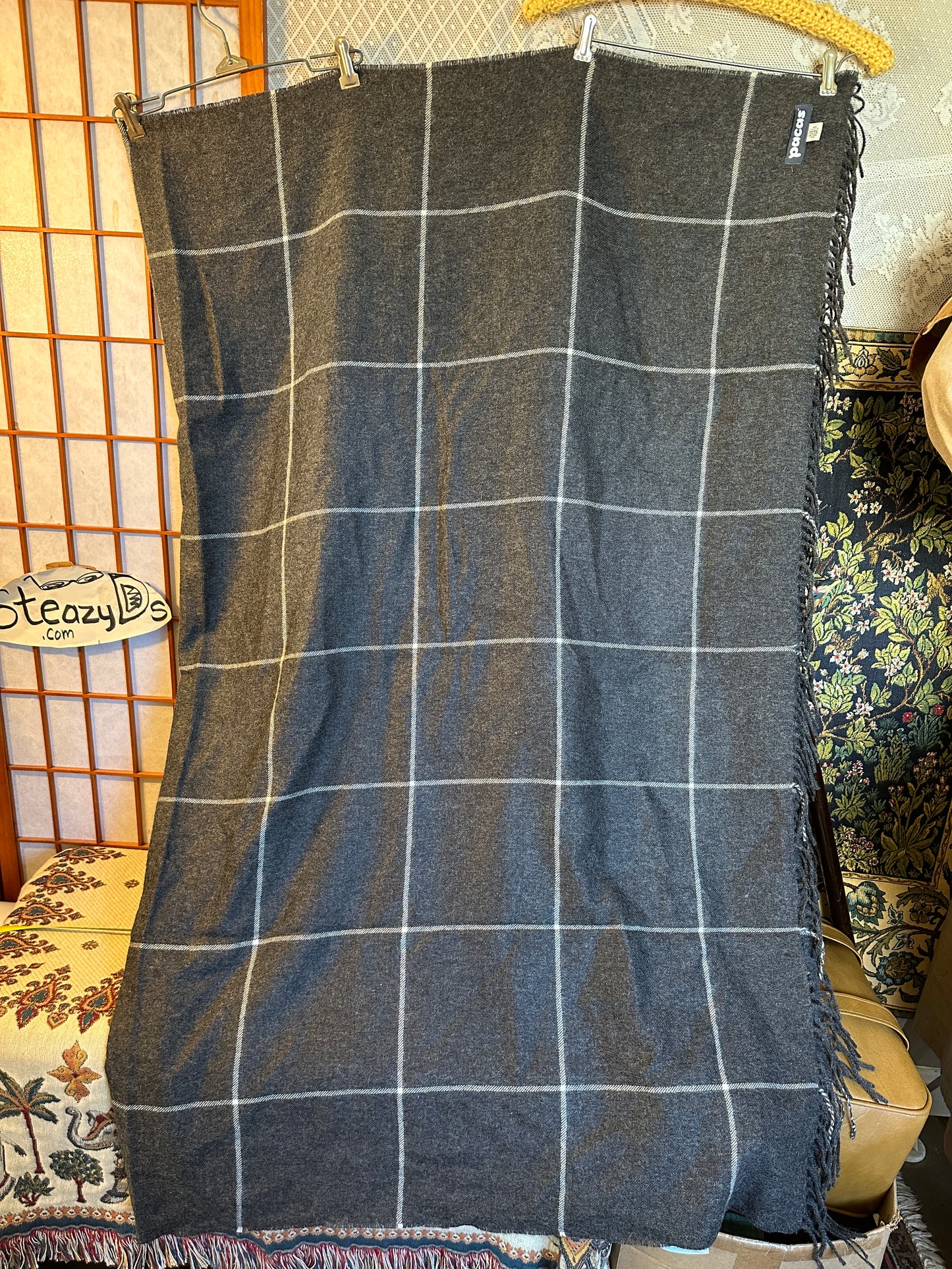 PACA Bundle Baby Alpaca Wool Throw Blanket and Gloves Gray PAcas Peru Window pane 52x66"