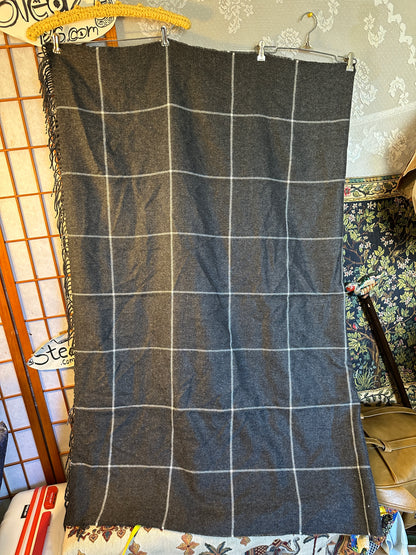 PACA Bundle Baby Alpaca Wool Throw Blanket and Gloves Gray PAcas Peru Window pane 52x66"