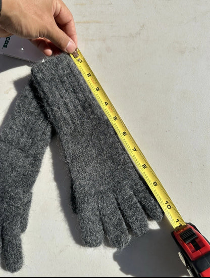 PACA Bundle Baby Alpaca Wool Throw Blanket and Gloves Gray PAcas Peru Window pane 52x66"