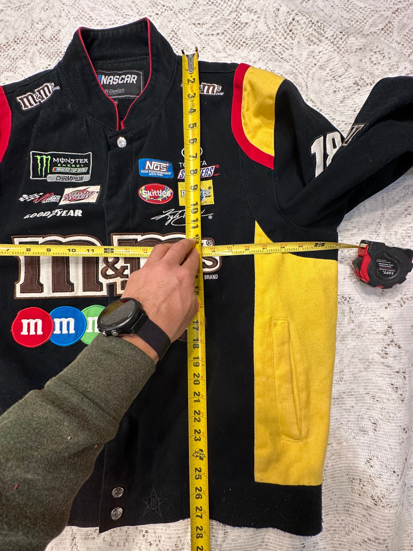 Kyle Busch M&M's JH Design NASCAR Racing Jacket Large patches Mars 2017