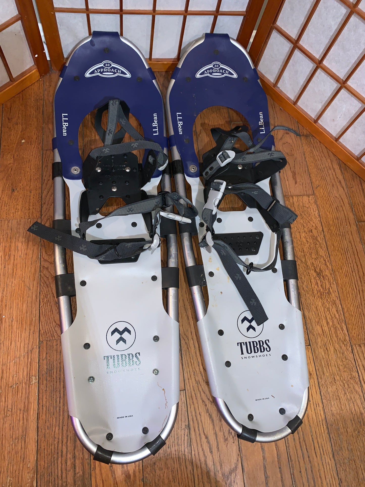 Tubbs Approach Snowshoes by LL Bean, size 30